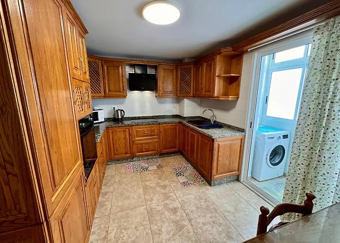 Alquilaencanarias Plaza Roja