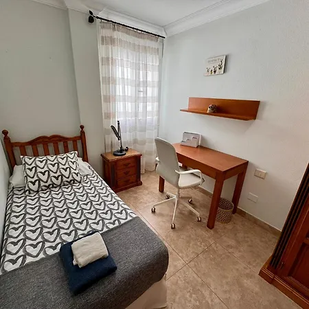 Alquilaencanarias Plaza Roja 엘메다노