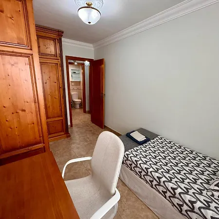 Alquilaencanarias Plaza Roja