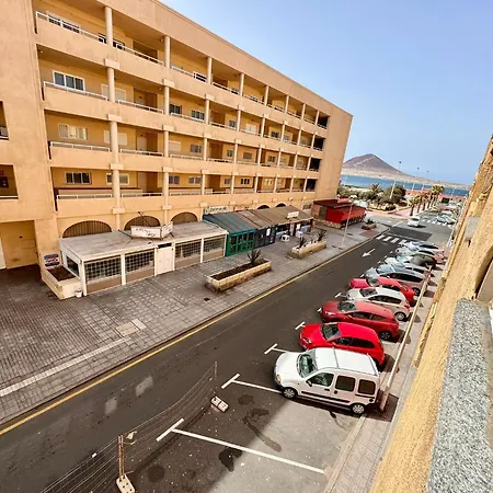 아파트 Alquilaencanarias Plaza Roja *