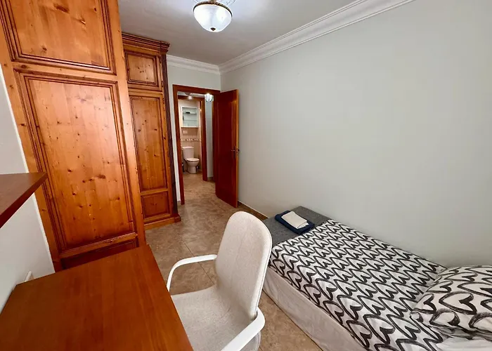 Alquilaencanarias Plaza Roja