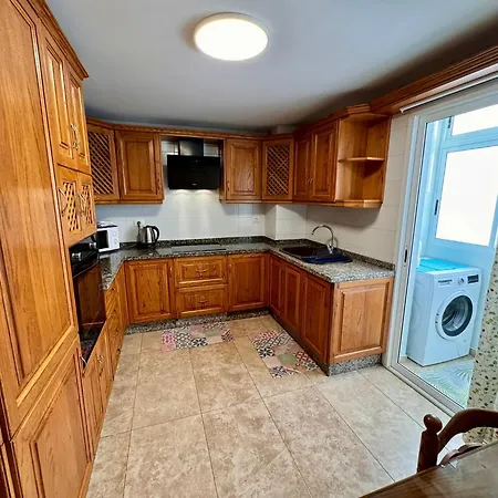 Alquilaencanarias Plaza Roja